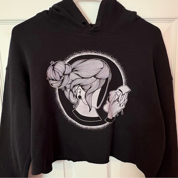 Modcloth Tops - Abstract Graphic Crop Hoodie